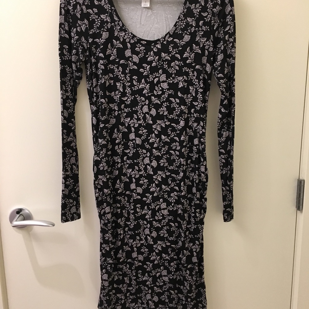 MATERNITY - skin tight black/cream patterned dress